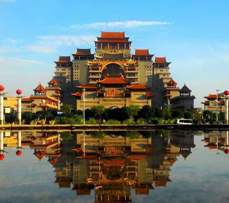 耗资27亿打造的私人宫殿,据说是40亿重金打造的佛顶宫