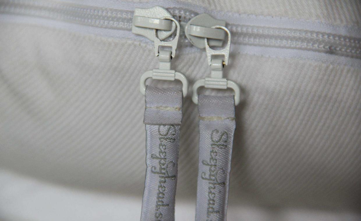 拉链不顺畅怎么治,为什么用蜡烛就可以让拉链顺滑