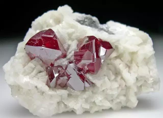 全球最大宝石原石,全球最大的珍贵宝石