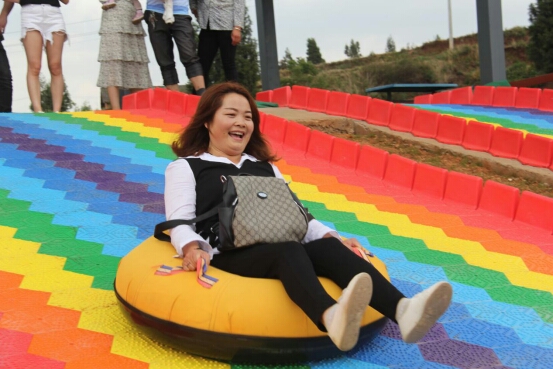 克依黑七彩旱雪滑道,克依黑彩虹滑道价格