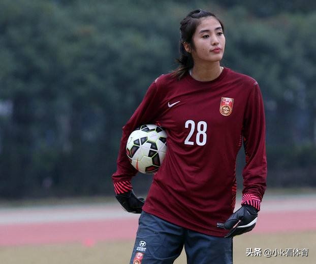 足球辣妹真实照片,足球辣妹长袖