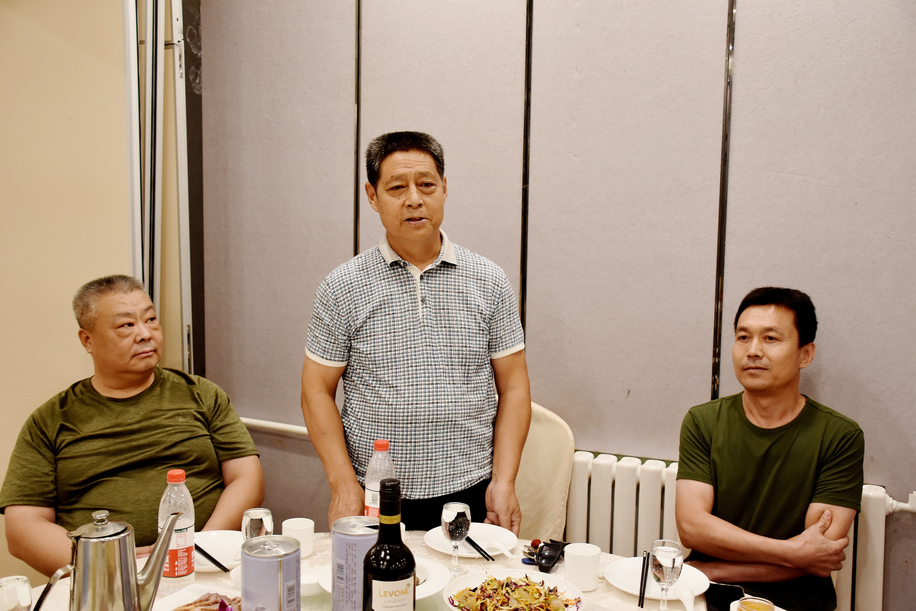 鸢飞社区福海花园小区举办庆祝建军94周年联谊会