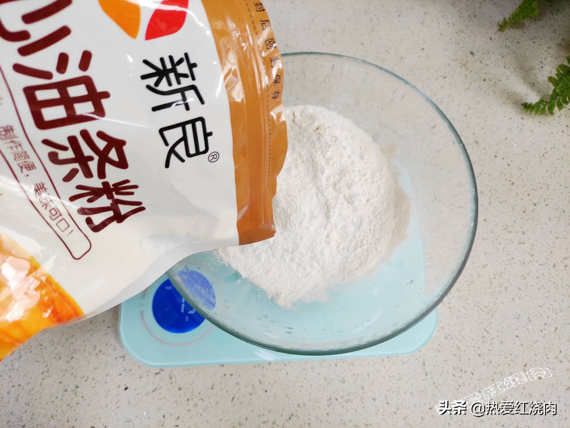 家庭炸油条最简单又好吃的做法,家庭炸油条最简单的做法