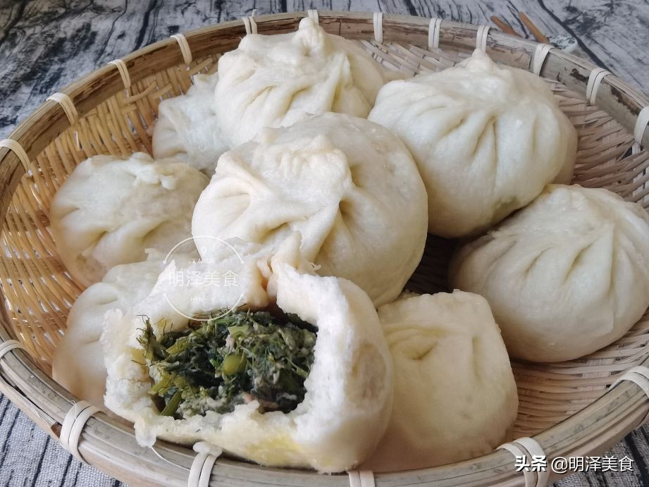 这种蔬菜很少生虫，用它做馅蒸包子，味道鲜香，我一次能吃四五个