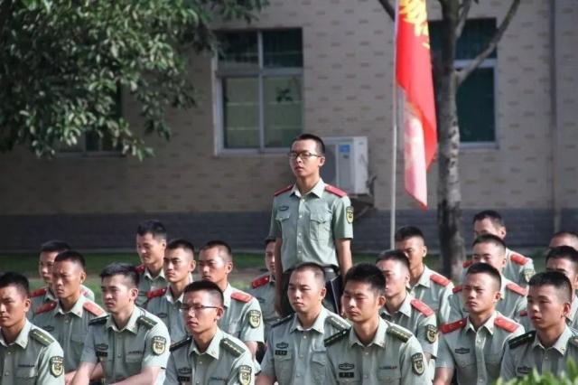 大学生当兵是一种什么样的体验?复旦大学学子这样回答:不后悔!