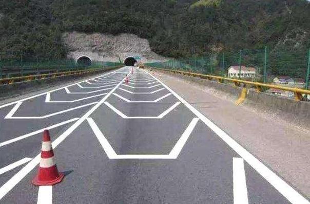 容易被扣分的标线图解,高速公路不认识5种标线扣12分