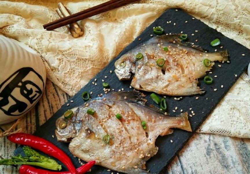 非常简单的香煎小鲳鱼又香又酥皮,小鲳鱼煎鱼无腥