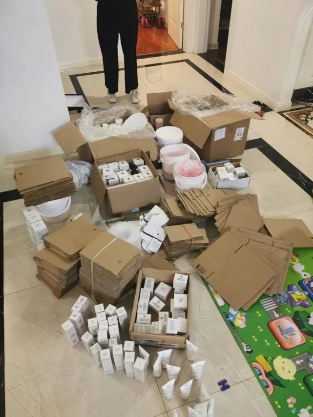 吐了！这些售价上千元的网红面霜，原料低至2元，产自厕所，或致皮肤癌…