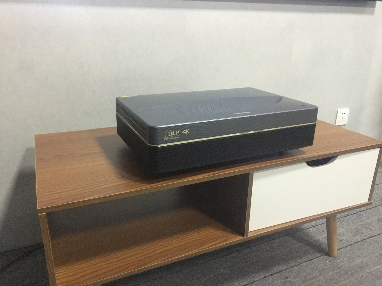 长虹激光电视v8s和x6u对比,长虹激光电视V7评测