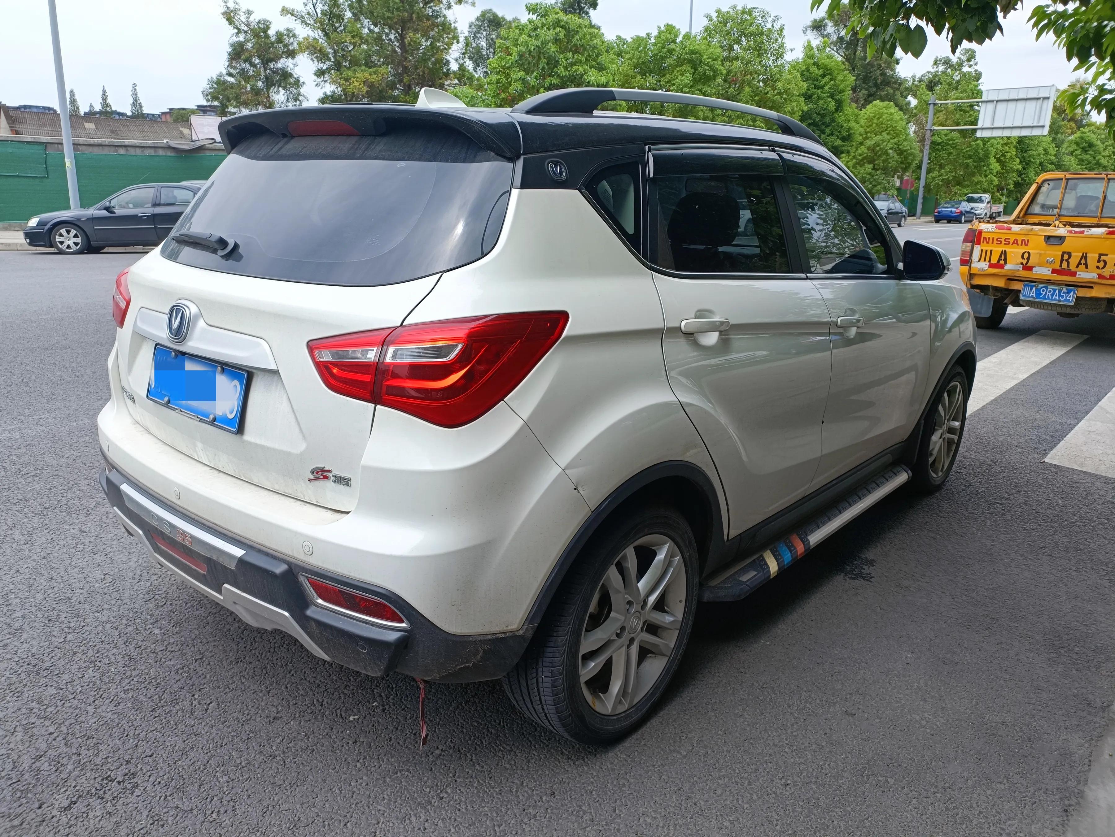 长安cs35suv油耗是多少,长安小型suvcs35豪华版