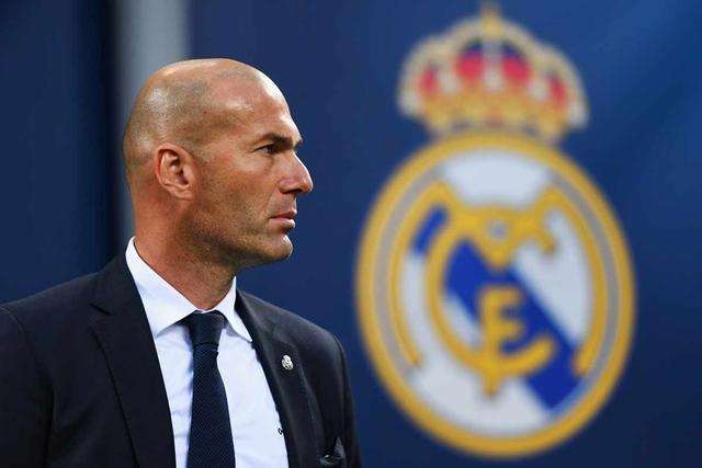 皇马防守反击巴萨传控,巴萨巅峰传控皇马5比0