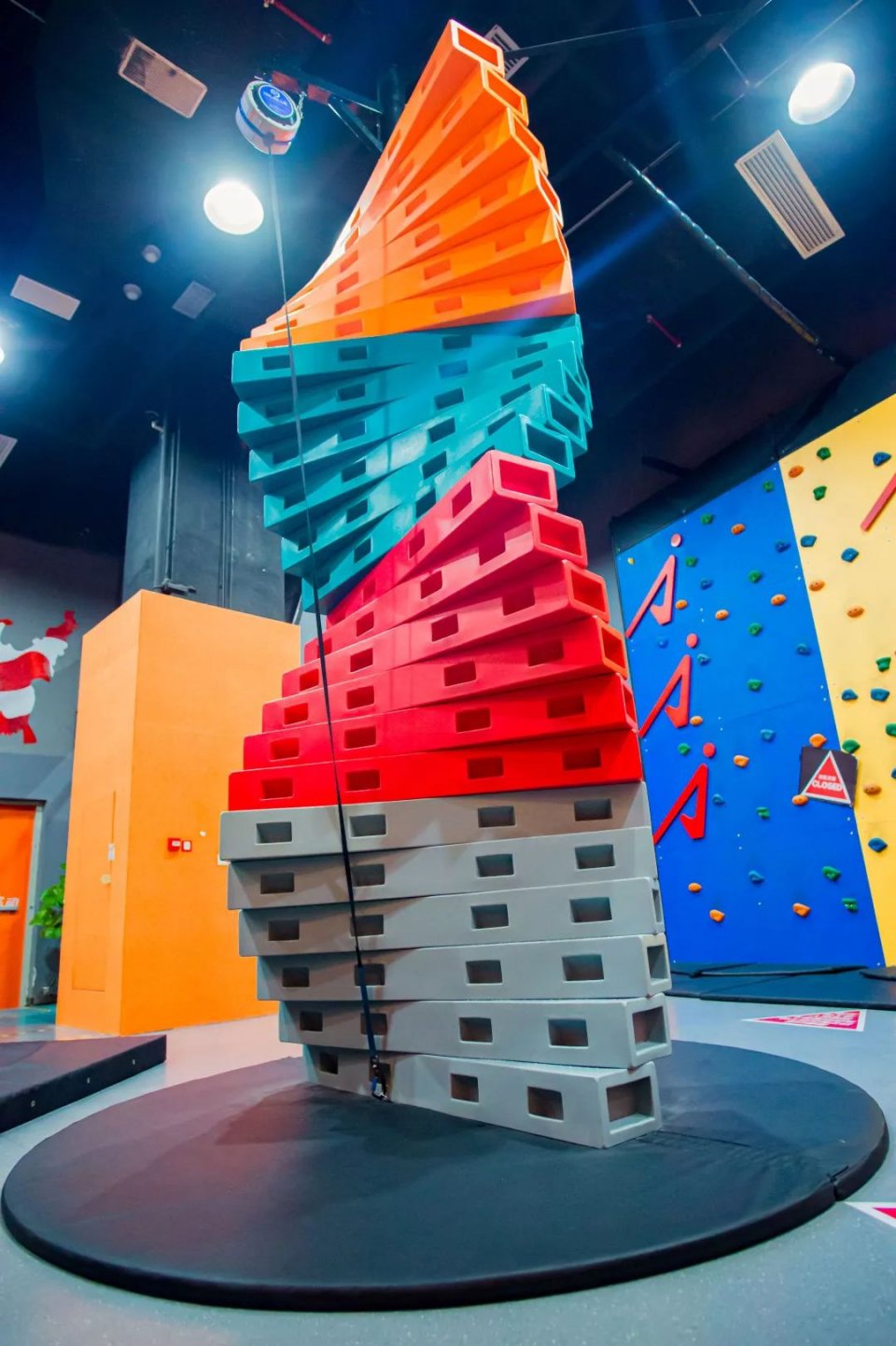 蹦床公园90米魔鬼滑梯,翼动蹦床公园滑梯