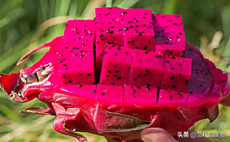 买火龙果要怎么选才知道它甜不甜,买火龙果花怎么挑选