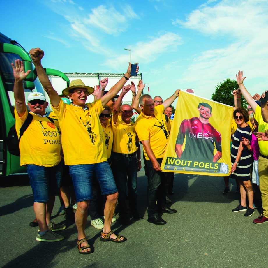 最强车迷应援团：铁粉追每场女子赛，五年花费约10万欧