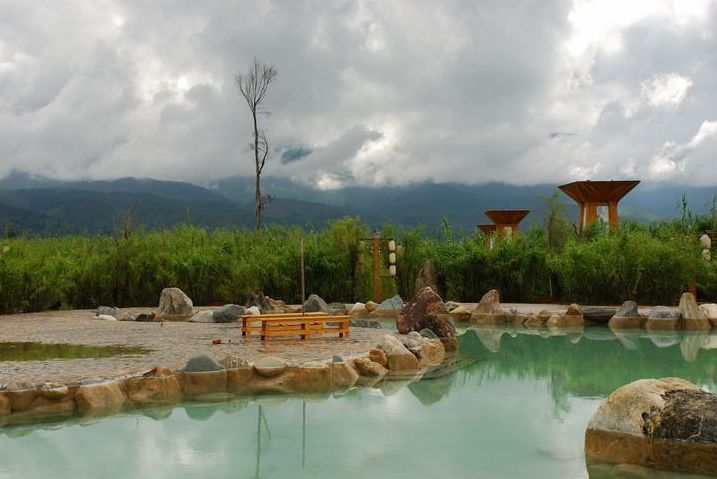 云南保山附近有哪些天然温泉,云南罗茨温泉哪家环境好又实惠