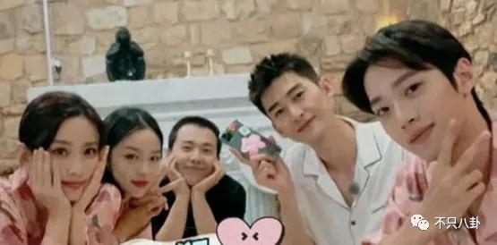 周也和赖冠霖真的在一起吗,周也和赖冠霖的恋情是真的吗