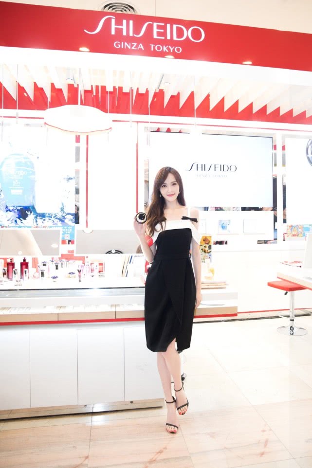 大热的蝴蝶结如何搭出高级感,甜美气质蝴蝶结穿搭