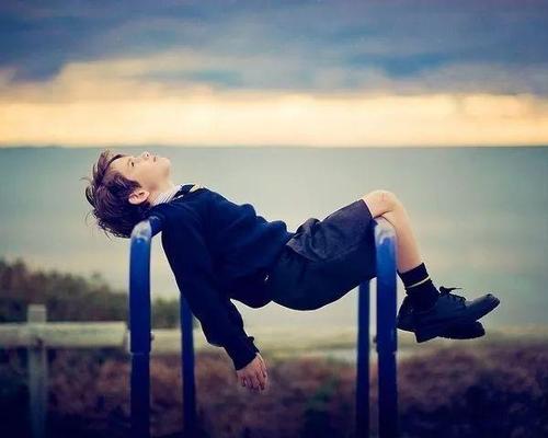 孩子固执己见缺乏变通的日常案例,孩子倔强做事不懂变通怎么办