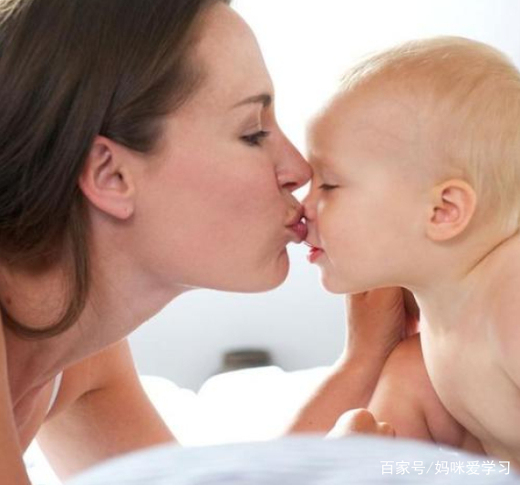 不要随便亲吻宝宝的嘴安全教育,这几类人不要随意亲吻宝宝