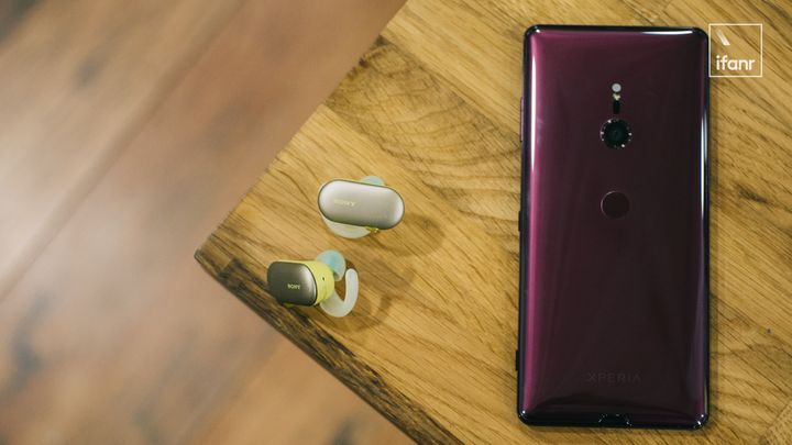 索尼wf-sp800n评测,索尼wf-sp900耳机佩戴