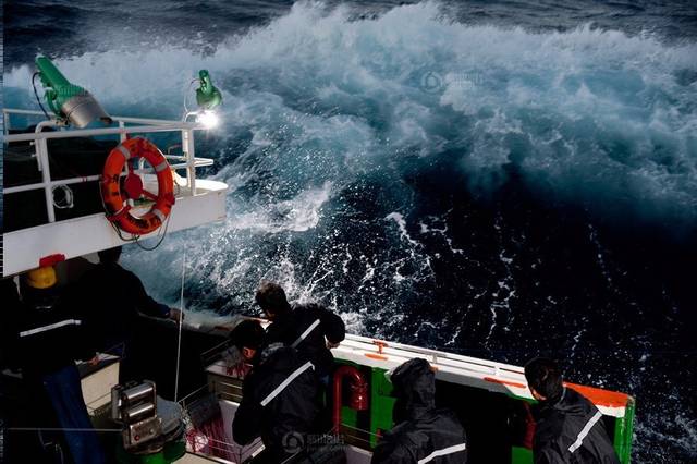我在远洋船上捕鱼的日子，用啤酒跟俄国人换帝王蟹，香烟是硬通货