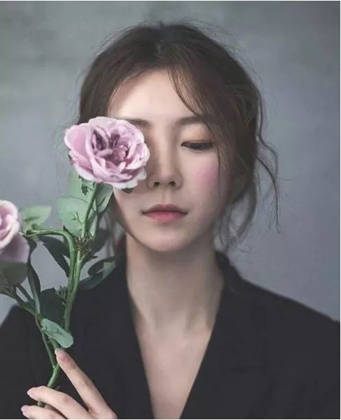 爱情小丑歌曲简介,爱情小丑语录加歌曲