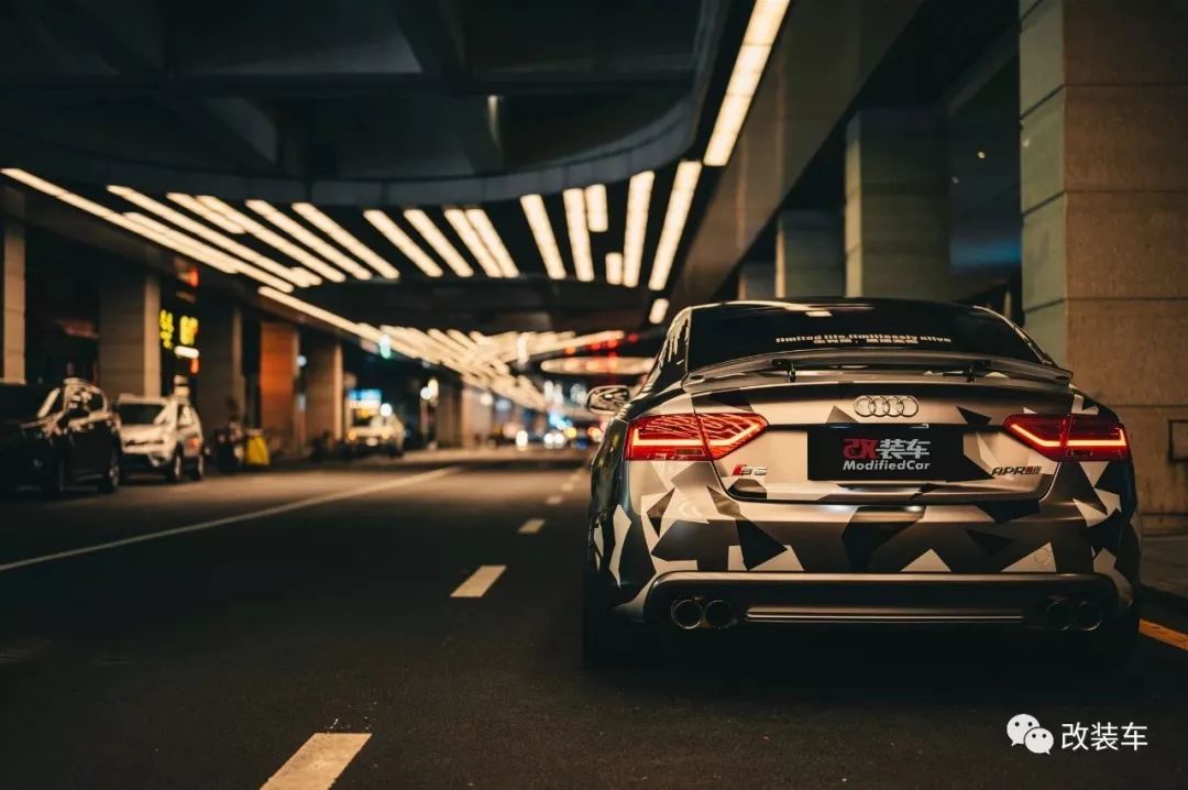 14代丰田皇冠改色,14代丰田皇冠颜值如何