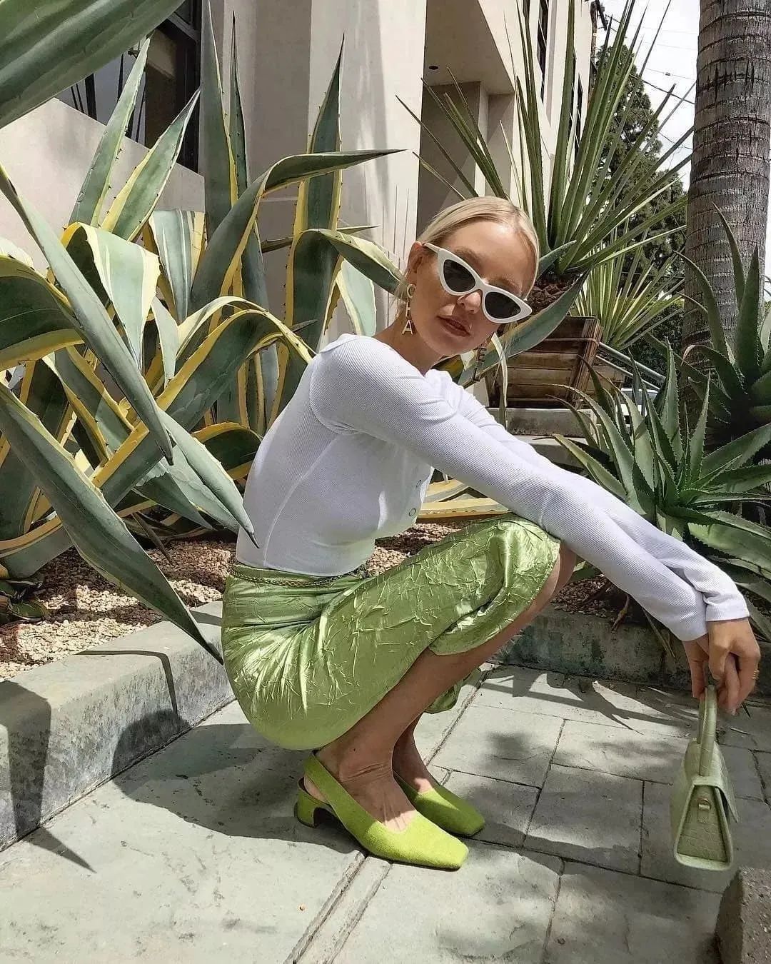 窄长脸戴什么样的墨镜好看,圆脸选什么墨镜显脸小