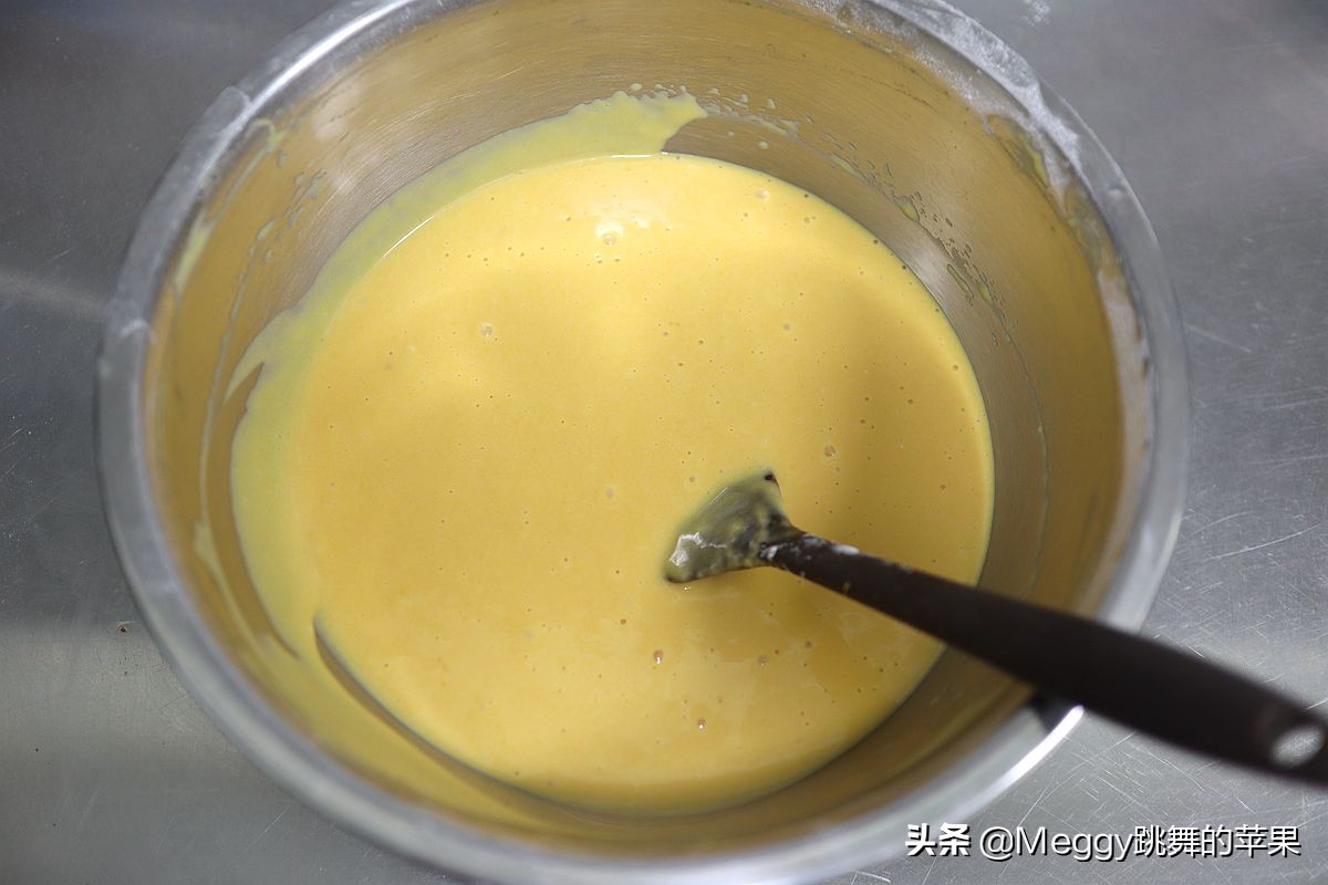 用10个鸡蛋做蛋糕不需要烤箱,如何用2个鸡蛋做蛋糕不需要牛奶