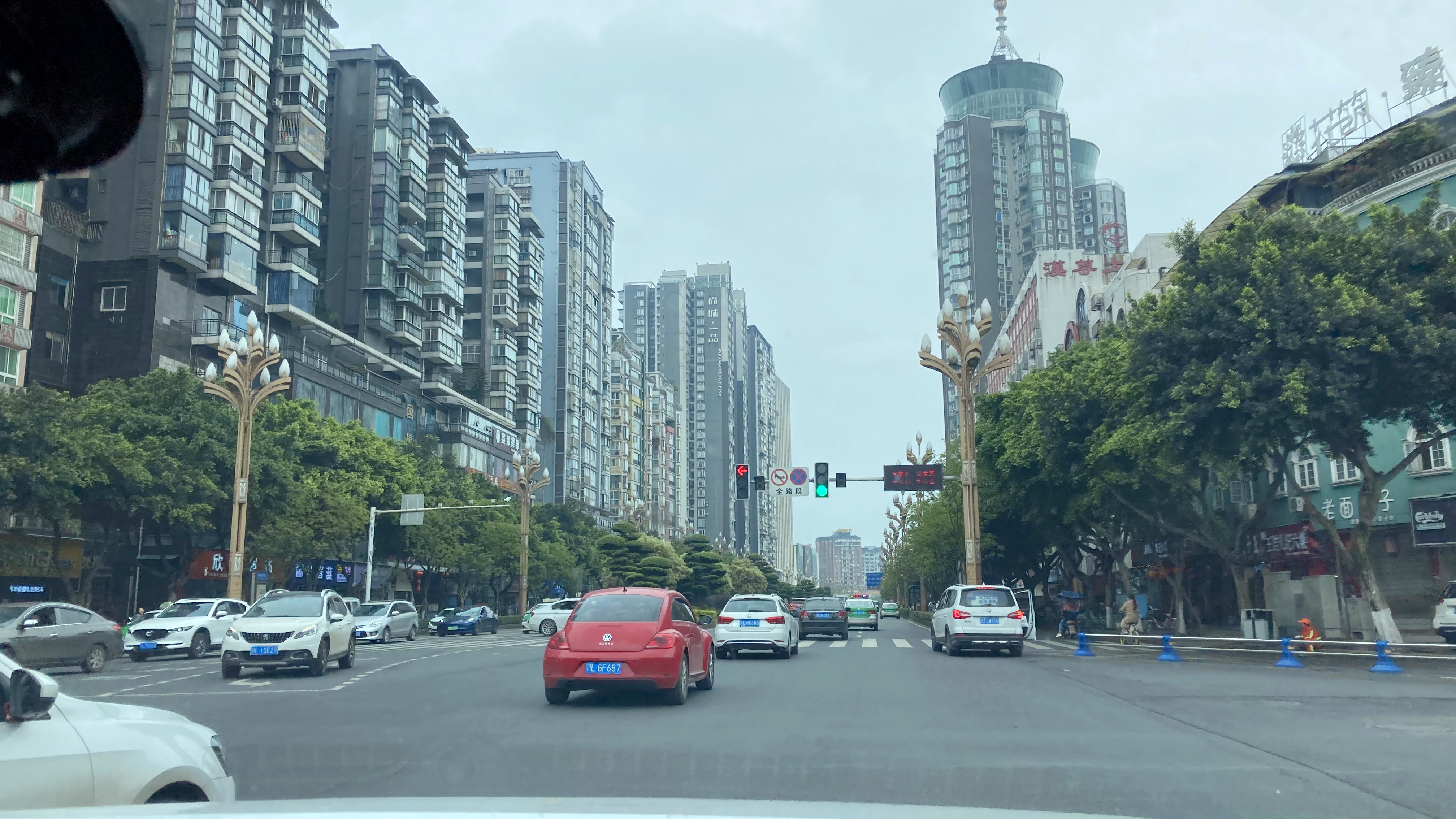 生活在别处的我精彩片段,美好的乐山生活