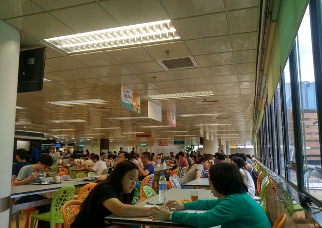 香港从什么年代开始繁华的,普通人第一次去香港感受