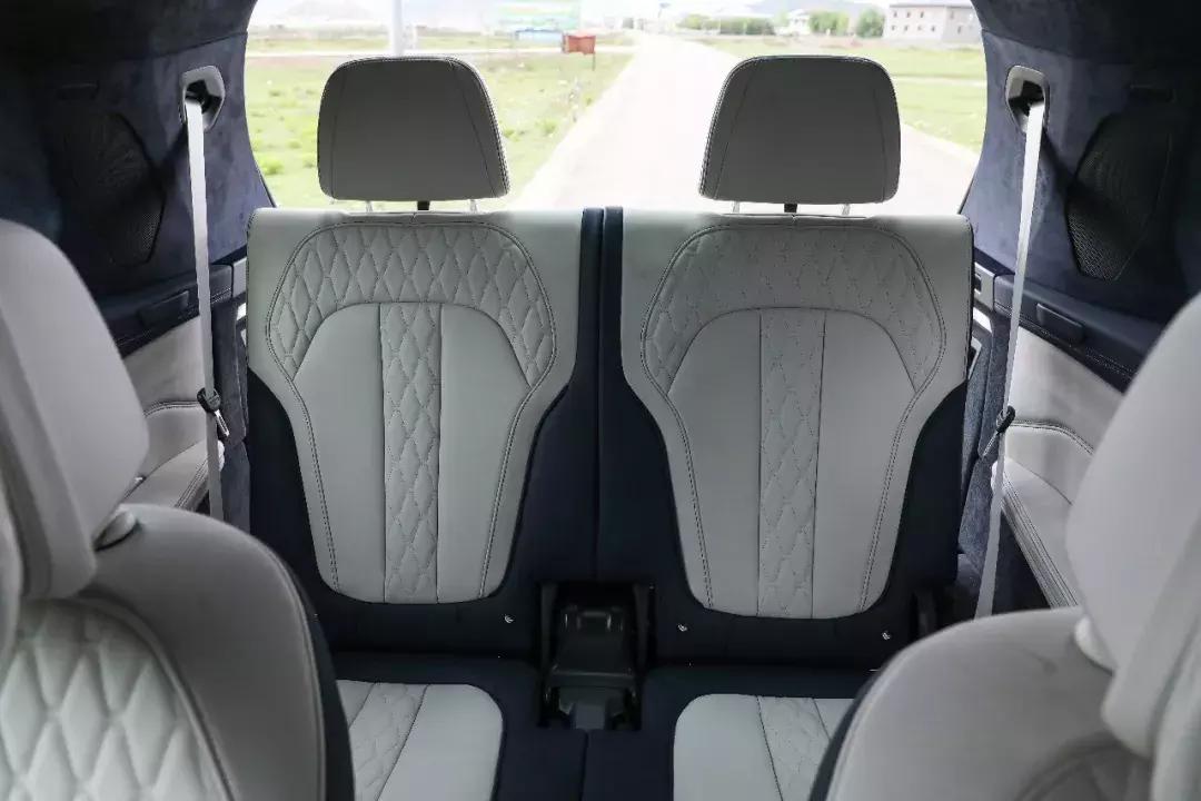 宝马x8suv试驾,宝马全新轿跑型suv