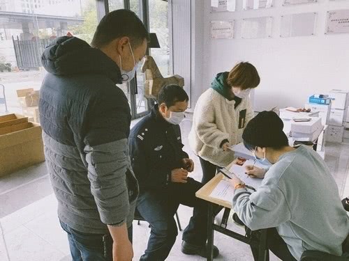 温州:“人肉带货”开展城市自救背后的故事