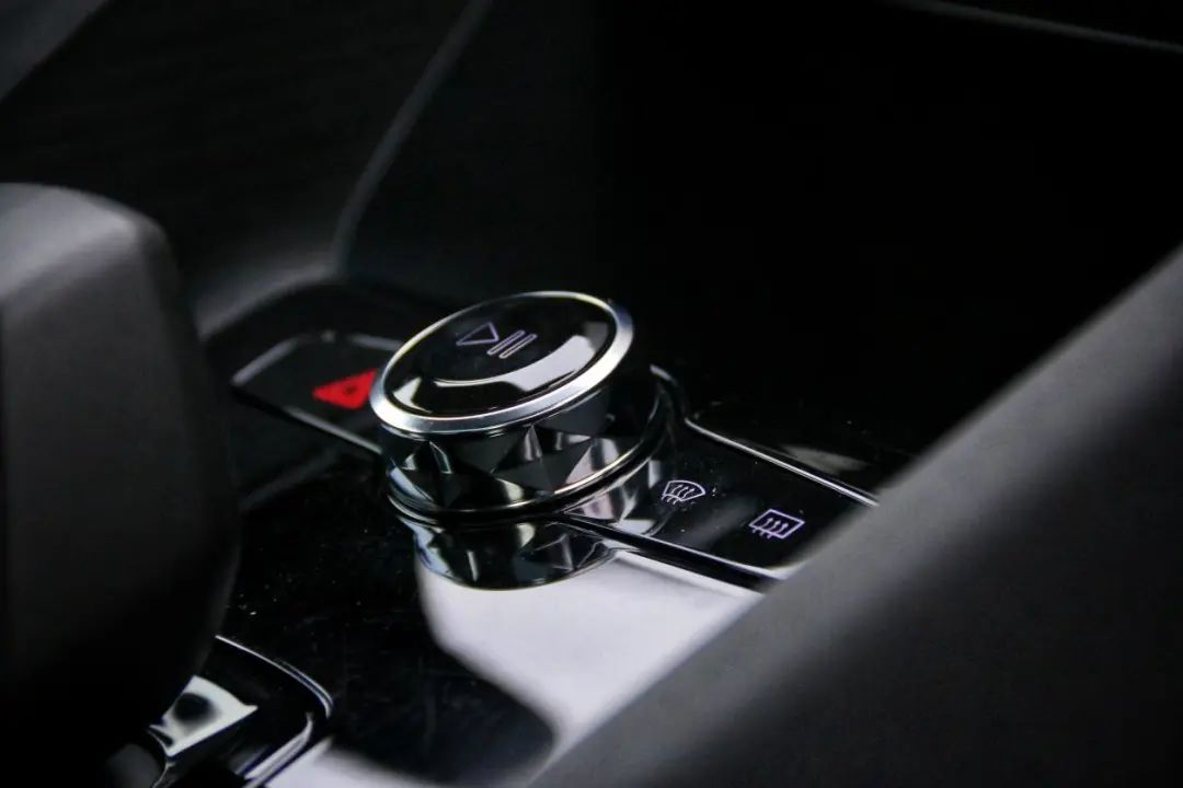 极星2最新试驾视频,预约试驾极星2