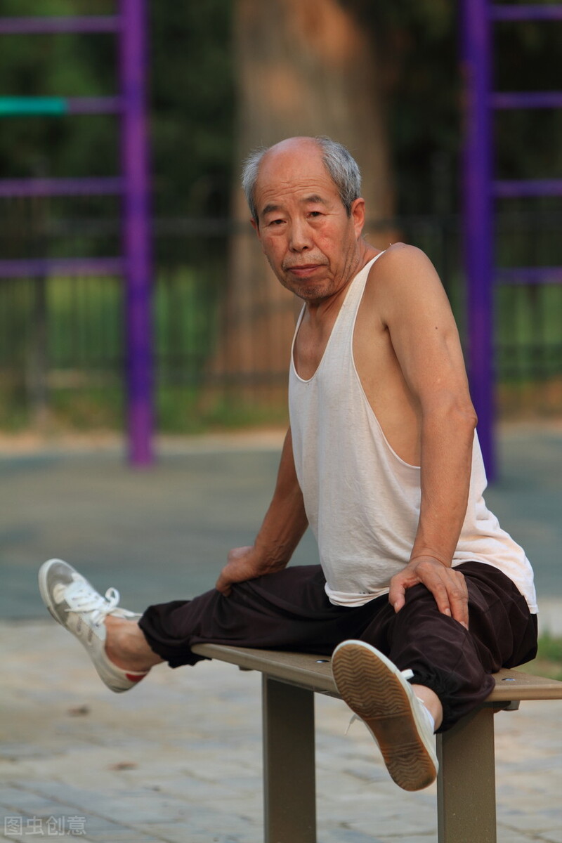 膝关节炎小腿肿胀住普外科行吗,膝关节炎膝盖肿胀疼怎么回事