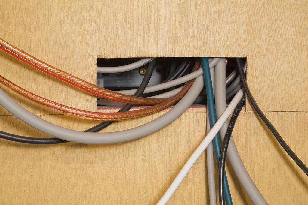 最简单判断电线有没有电,挑高压电线