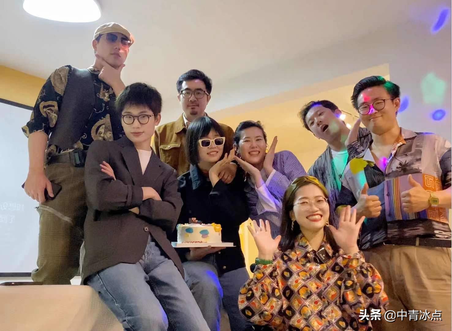 小伙子爱上轮椅女孩,轮椅男孩和轮椅女孩相亲