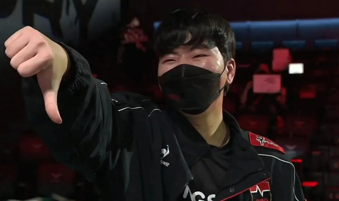 t1夺冠李哥哭了,t1李哥赛后才是亮点