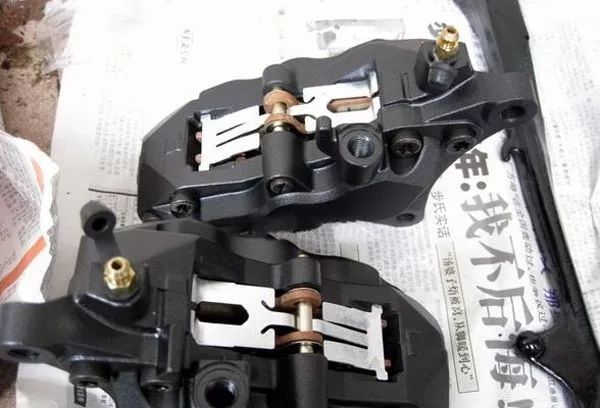 碣石ax100摩托车翻新过程,碣石越野摩托车crf450r翻新过程