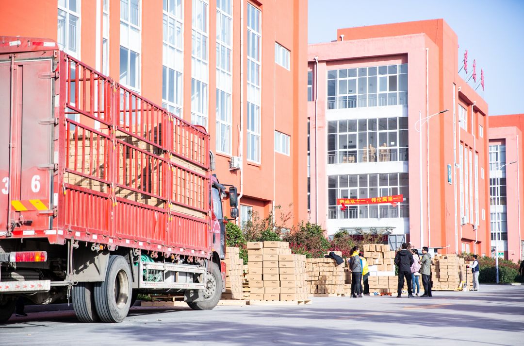 亚瑟士线下实体店是直营还是加盟,亚瑟士电商云仓库地点在哪