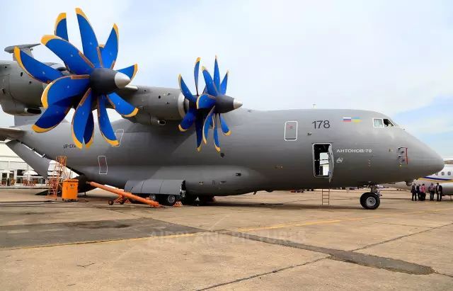 飞机飞行原理100字,三旋翼飞机的飞行原理