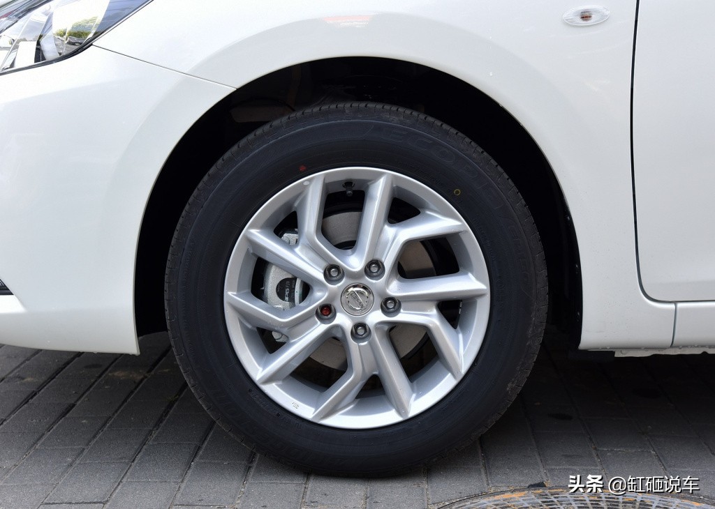 性价比高的汽车日产,日产空间大省油车