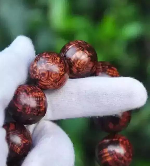 天价黄花梨手串,顶级海南黄花梨油梨老料手串价格