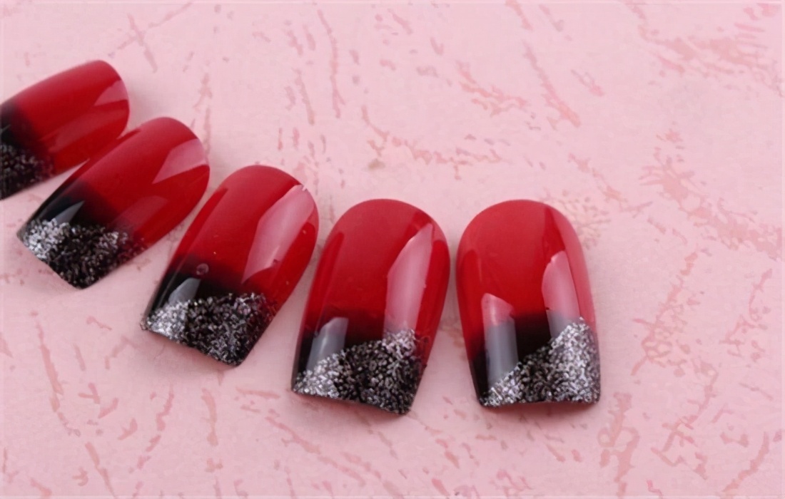 怎么卸指甲店做的指甲,怎么卸美甲店做的指甲不伤指甲