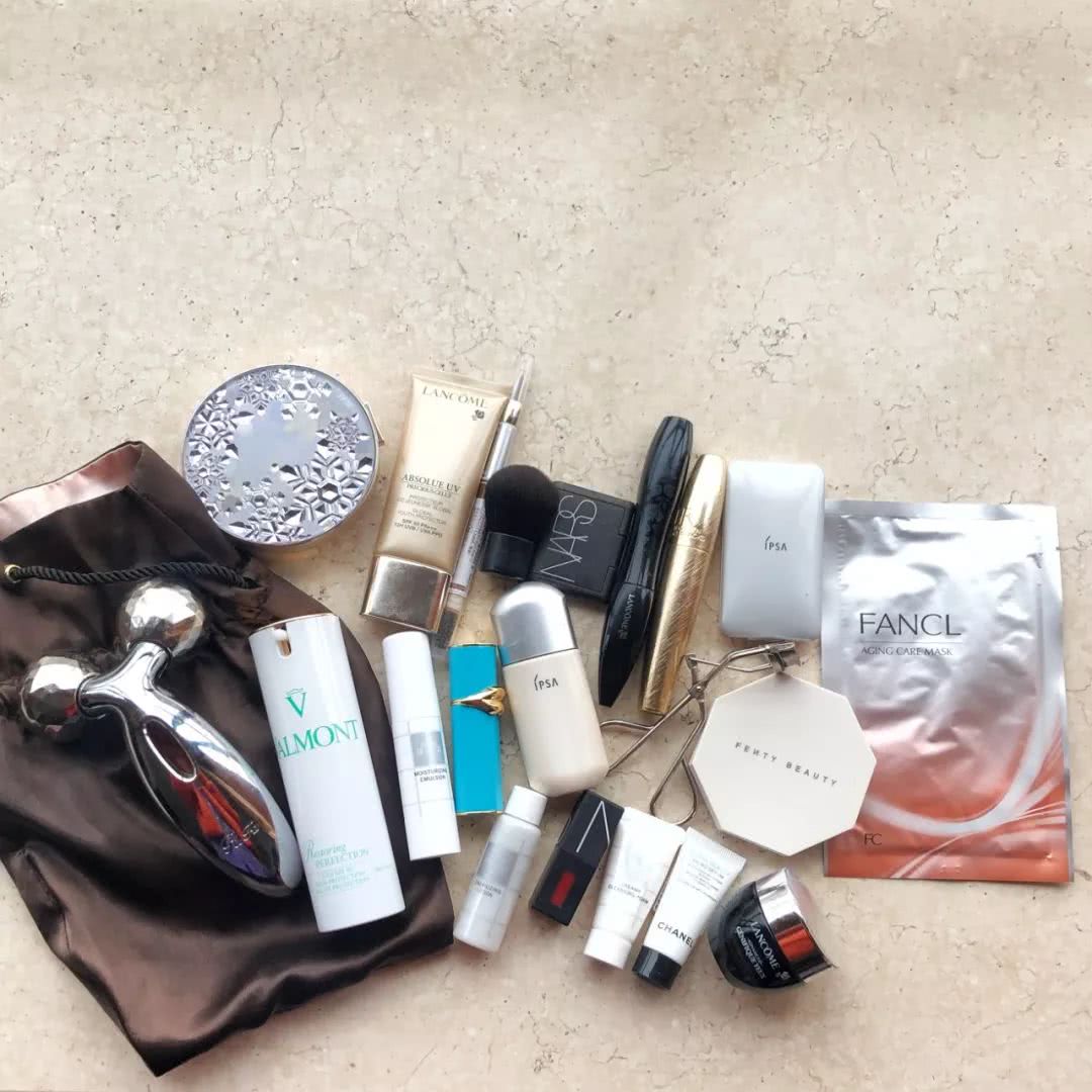 编辑部化妆包大公开，新年出行这样带就够了！