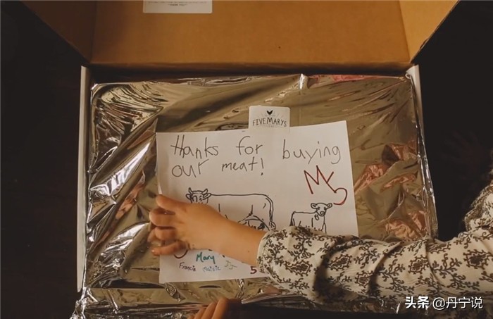 当美国爆发冠状病毒，加州农场主玛丽的繁忙工作和牛仔穿搭