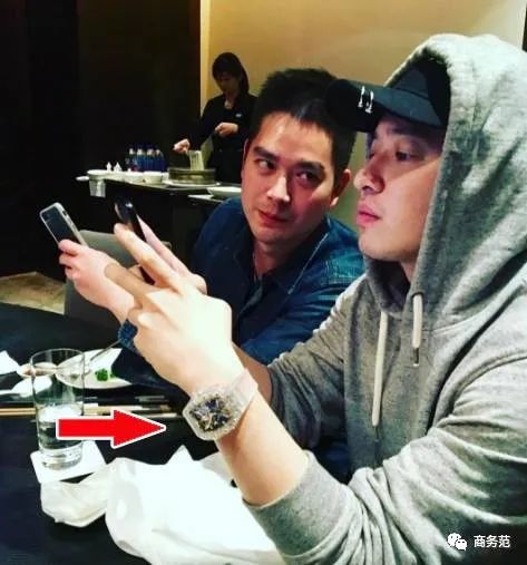 普京防护服,普京保镖衣服里面是什么