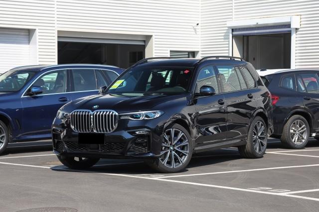 奔驰gls各代车型,奔驰gls的劲敌