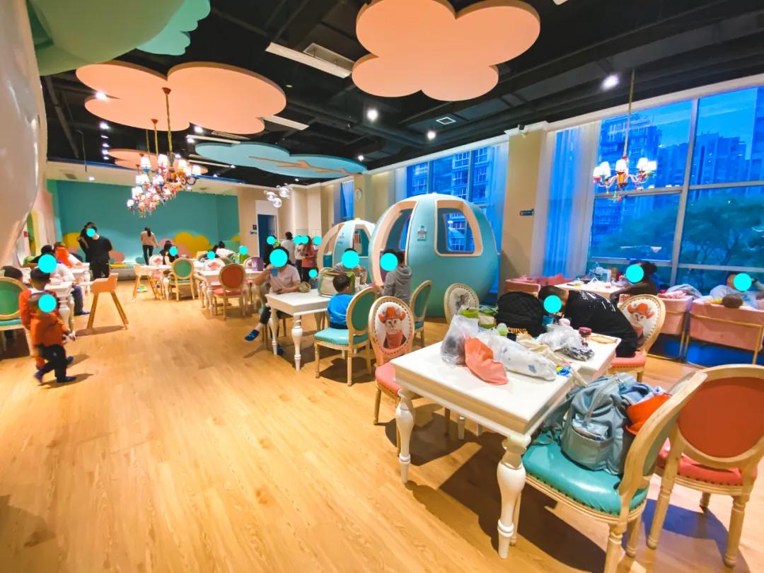 和娃一起学游泳,这家亲子游泳馆真的适合遛娃