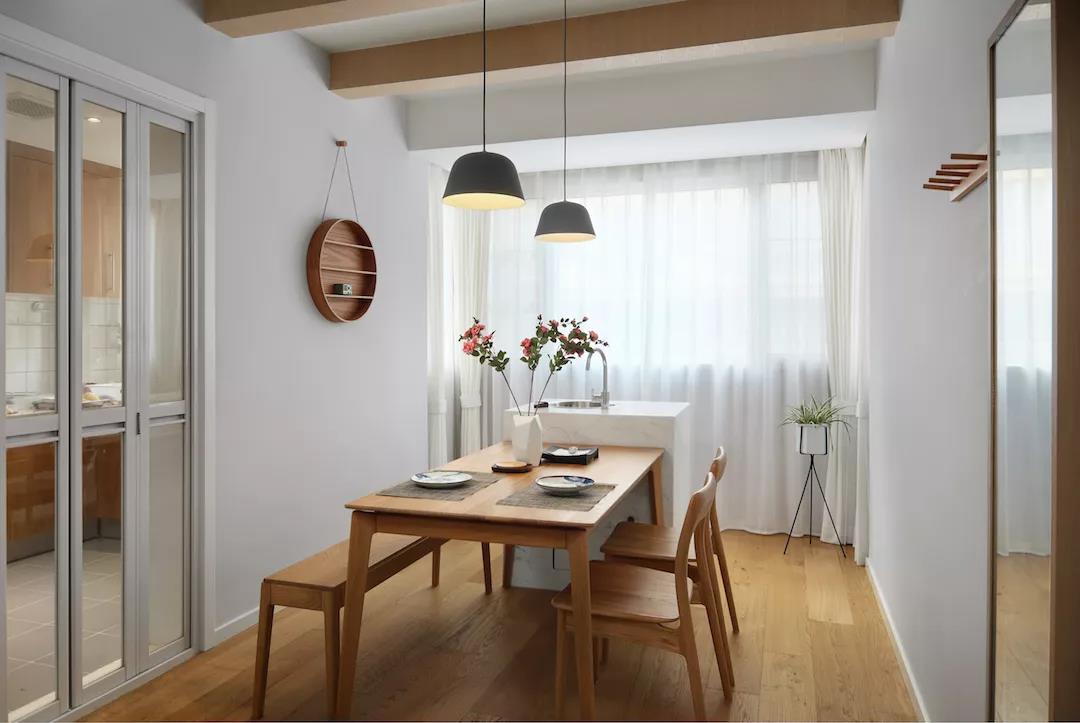 越来越多的人装修不做电视背景墙,越来越多人家里装修都不铺瓷砖